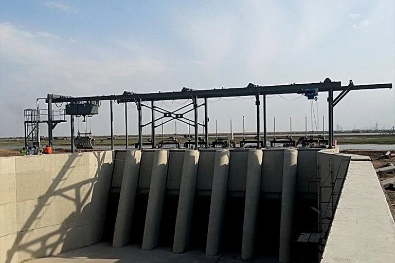 MOTT MACDONALD WATER & ENVIRONMENT BAGHDAD/IRAQ SHAT AL ARAB SIPHON PROJECT/EQUIPMENT SUPPLY 2013